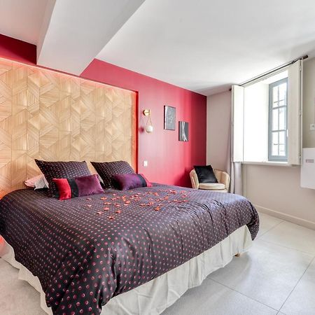 Les Gites De Laure - O Lit Divin, Instant De Volupte, Balneo Sauna, Climatisation, Netflix, 160M De La Cite Medievale การ์กาซอน ภายนอก รูปภาพ