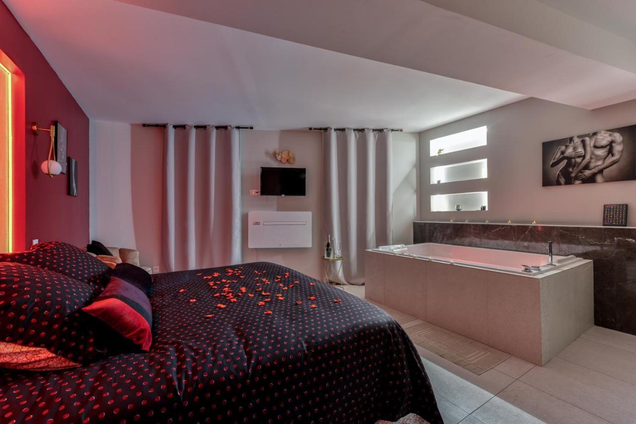 Les Gites De Laure - O Lit Divin, Instant De Volupte, Balneo Sauna, Climatisation, Netflix, 160M De La Cite Medievale การ์กาซอน ภายนอก รูปภาพ