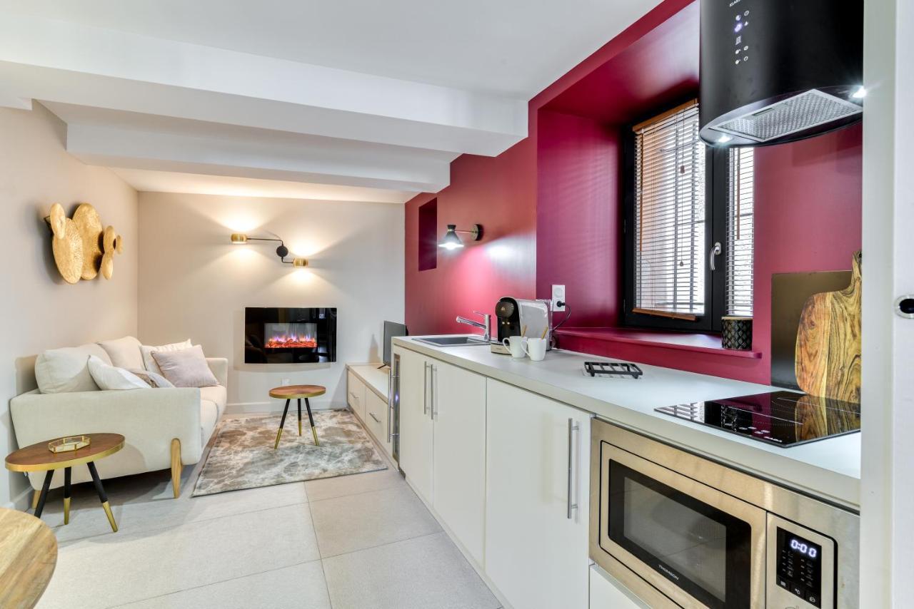 Les Gites De Laure - O Lit Divin, Instant De Volupte, Balneo Sauna, Climatisation, Netflix, 160M De La Cite Medievale การ์กาซอน ภายนอก รูปภาพ