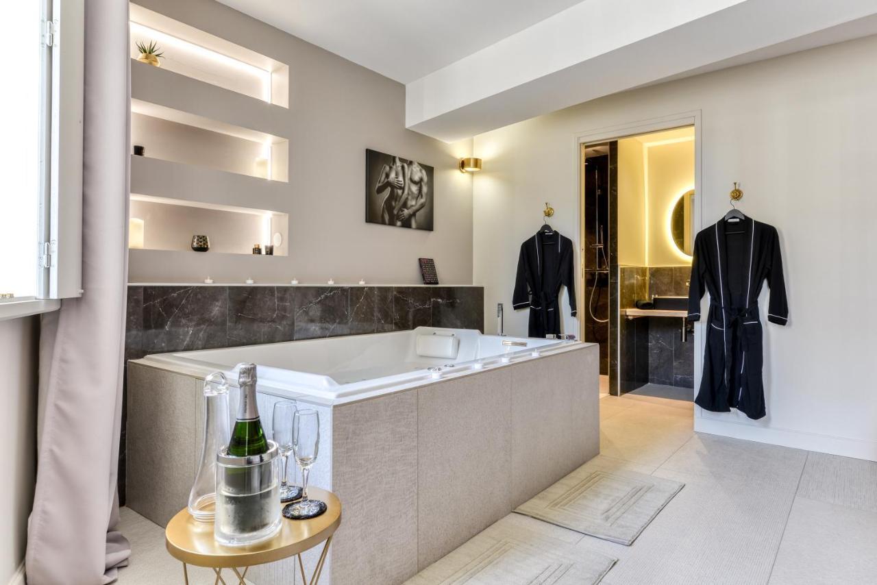 Les Gites De Laure - O Lit Divin, Instant De Volupte, Balneo Sauna, Climatisation, Netflix, 160M De La Cite Medievale การ์กาซอน ภายนอก รูปภาพ