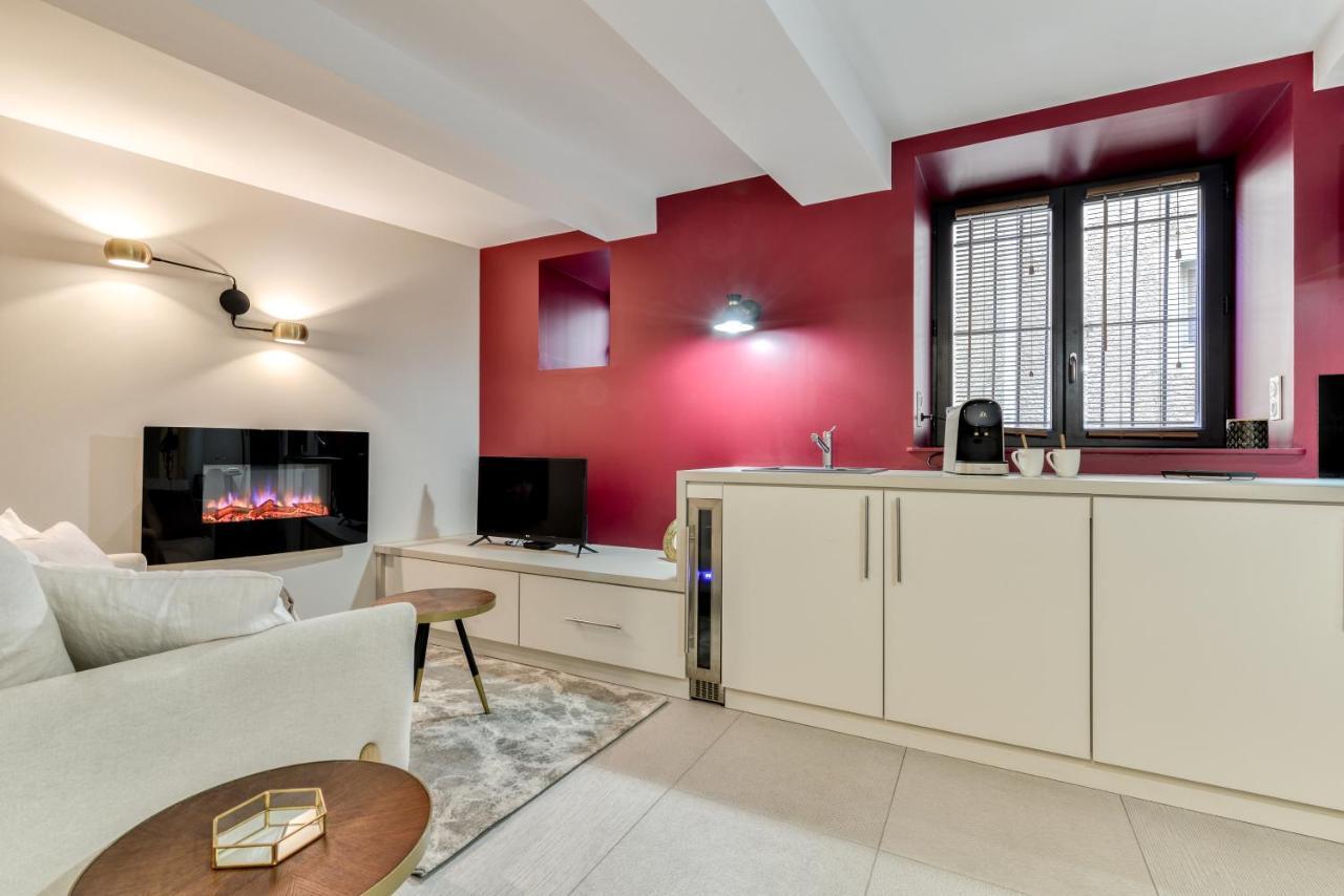 Les Gites De Laure - O Lit Divin, Instant De Volupte, Balneo Sauna, Climatisation, Netflix, 160M De La Cite Medievale การ์กาซอน ภายนอก รูปภาพ