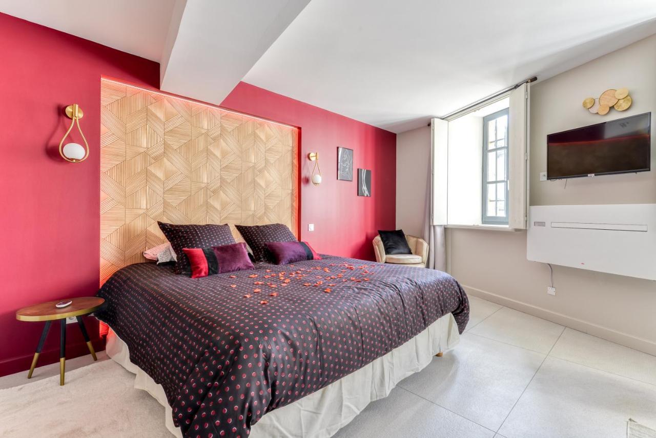 Les Gites De Laure - O Lit Divin, Instant De Volupte, Balneo Sauna, Climatisation, Netflix, 160M De La Cite Medievale การ์กาซอน ภายนอก รูปภาพ