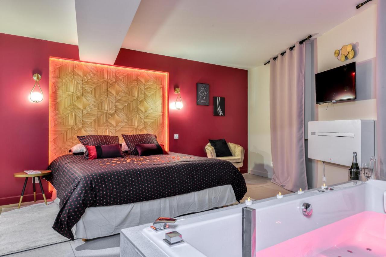 Les Gites De Laure - O Lit Divin, Instant De Volupte, Balneo Sauna, Climatisation, Netflix, 160M De La Cite Medievale การ์กาซอน ภายนอก รูปภาพ