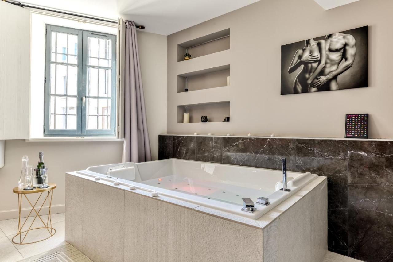 Les Gites De Laure - O Lit Divin, Instant De Volupte, Balneo Sauna, Climatisation, Netflix, 160M De La Cite Medievale การ์กาซอน ภายนอก รูปภาพ