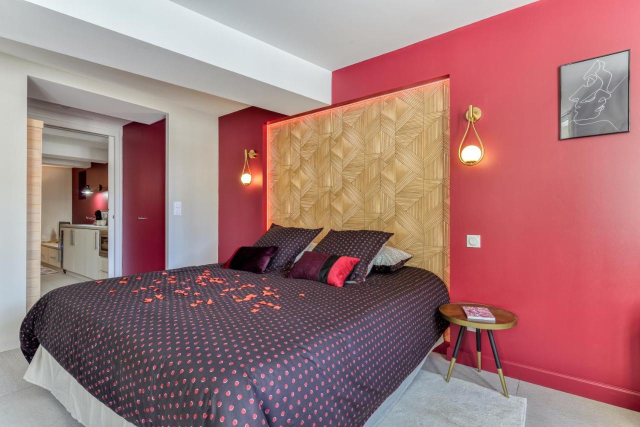 Les Gites De Laure - O Lit Divin, Instant De Volupte, Balneo Sauna, Climatisation, Netflix, 160M De La Cite Medievale การ์กาซอน ภายนอก รูปภาพ